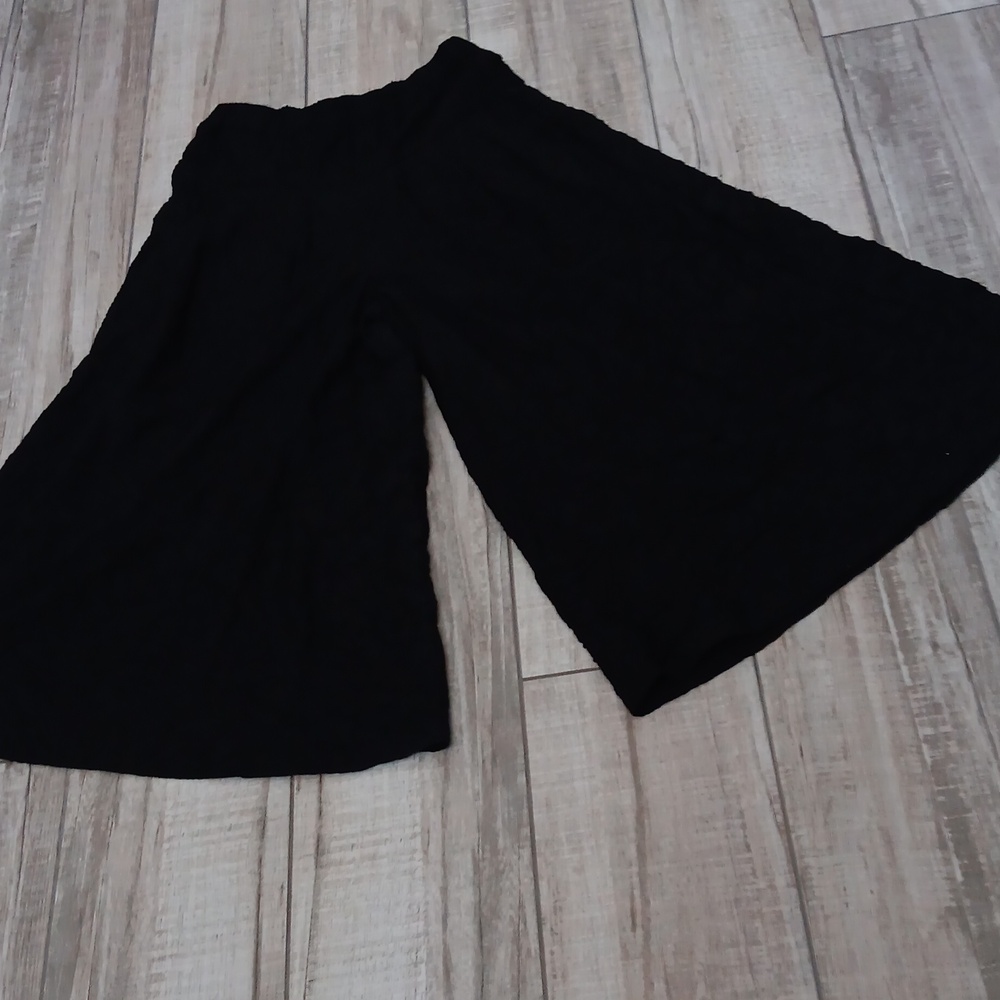 BITTE KAI RAND..PLISSE CRINKLED CROP PANT...SMALL